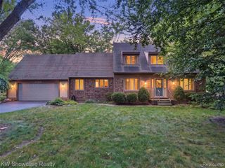 3360 Pleasant Valley Road, Brighton, MI 48114