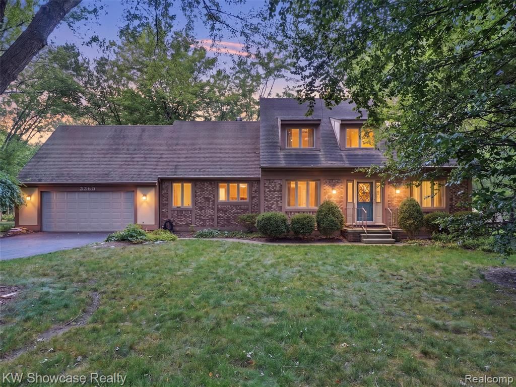 3360 Pleasant Valley Road, Brighton, MI 48114