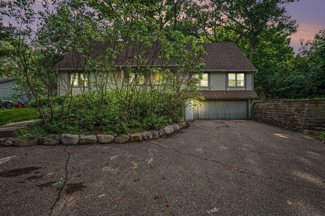 7017 Valley View Road, Edina, MN 55439