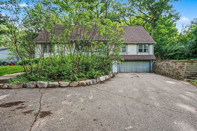 7017 Valley View Road, Edina, MN 55439