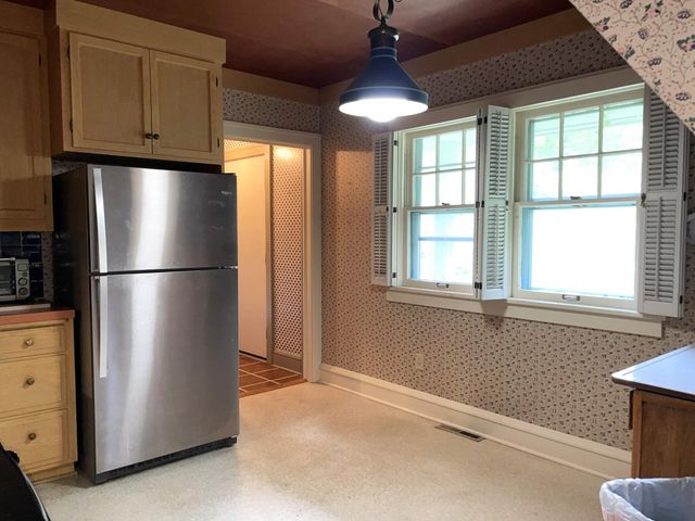 7017 Valley View Road, Edina, MN 55439