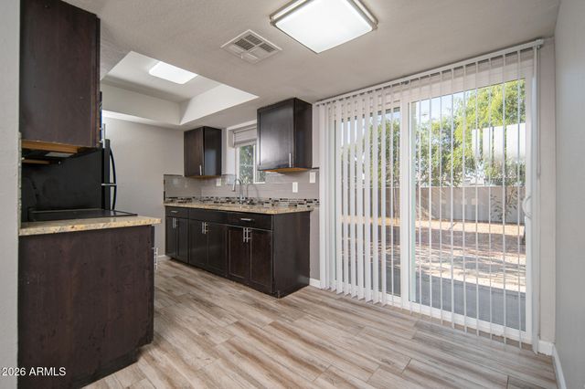 808 N 95th Drive A&B, Tolleson, AZ 85353