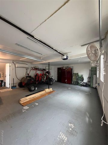 1025 E Mandeville Street, Burton, MI 48529