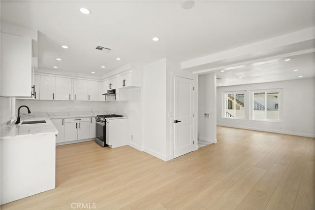 7010 Lennox Avenue, Van Nuys, CA 91405