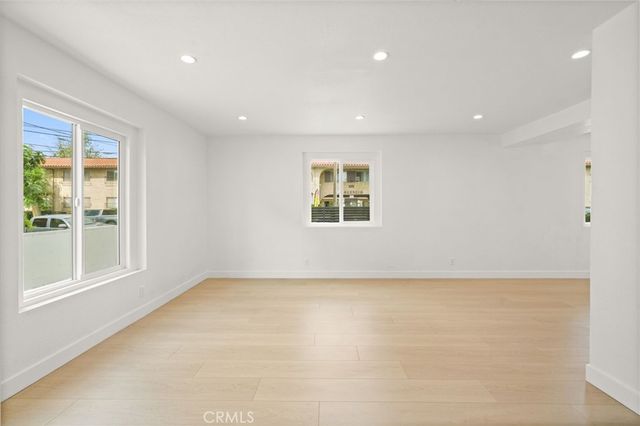 7010 Lennox Avenue, Van Nuys, CA 91405