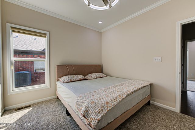 16021 Cumberland Lake Cir, Louisville, KY 40245