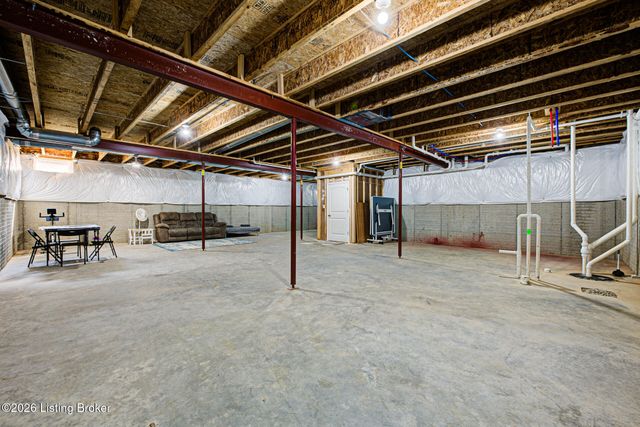 16021 Cumberland Lake Cir, Louisville, KY 40245