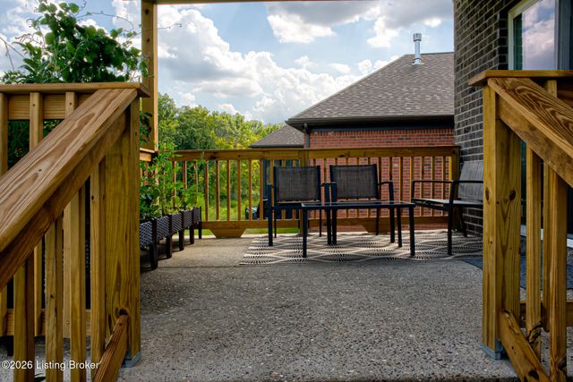16021 Cumberland Lake Cir, Louisville, KY 40245