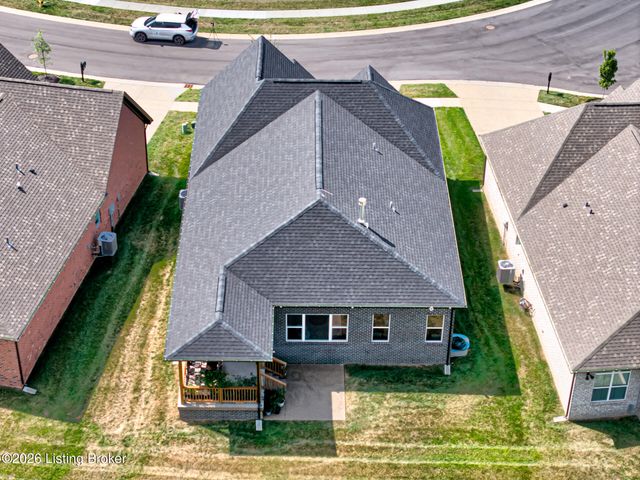 16021 Cumberland Lake Cir, Louisville, KY 40245