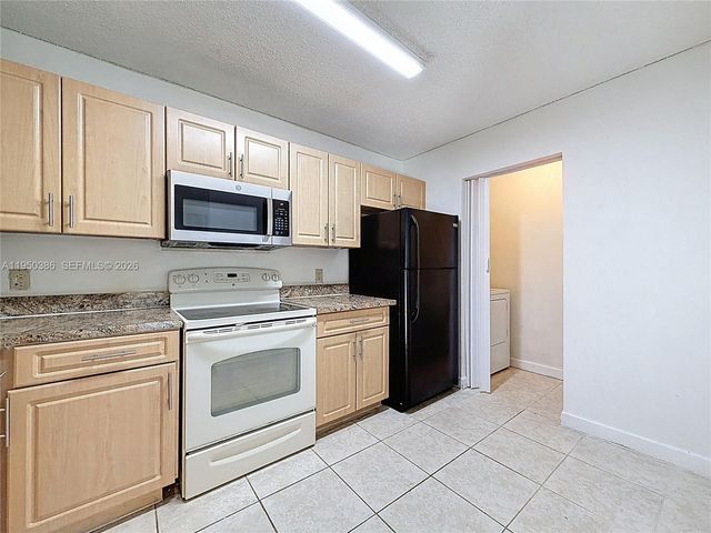 11205 W Atlantic Blvd 104, Coral Springs, FL 33071
