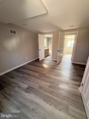 2714 THATCHER ST, Wilmington, DE 19802