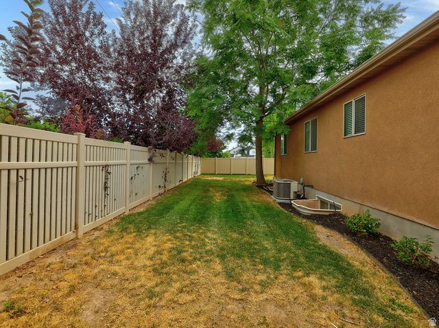 1013 W 250 N, Clearfield, UT 84015