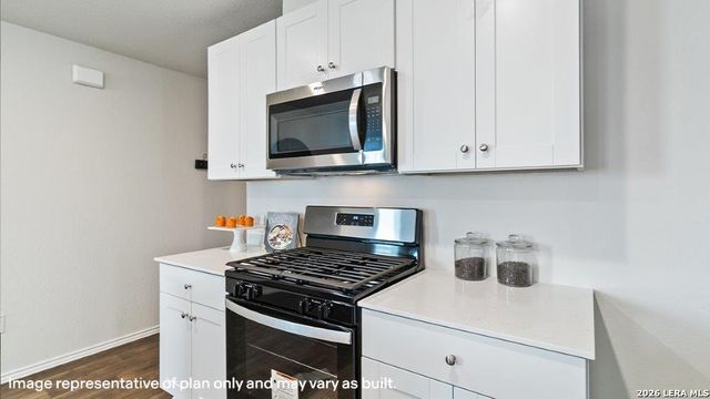 16059 Mahogany Way, Elmendorf, TX 78112