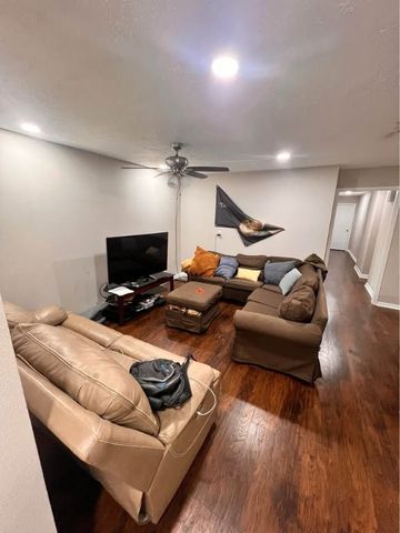 1928 Holleman Drive W, College Station, TX 77840