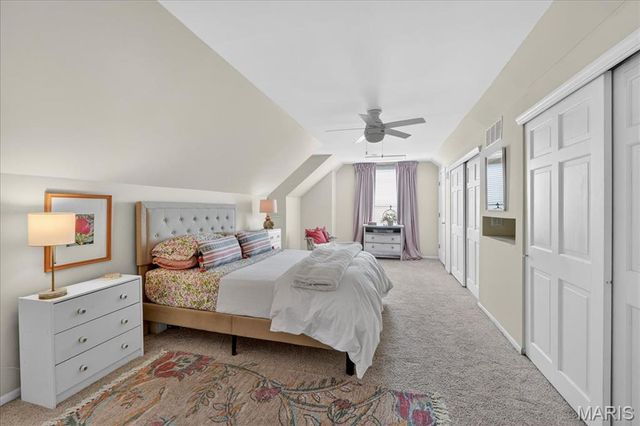 8 S Moreland Avenue, St Louis, MO 63122