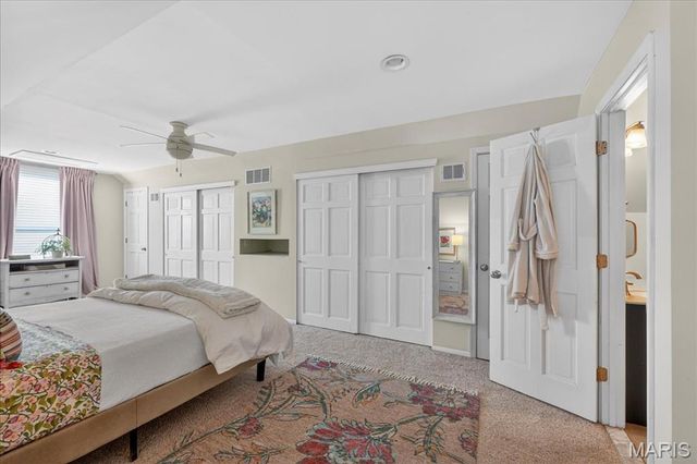 8 S Moreland Avenue, St Louis, MO 63122