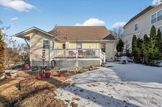 8 S Moreland Avenue, St Louis, MO 63122