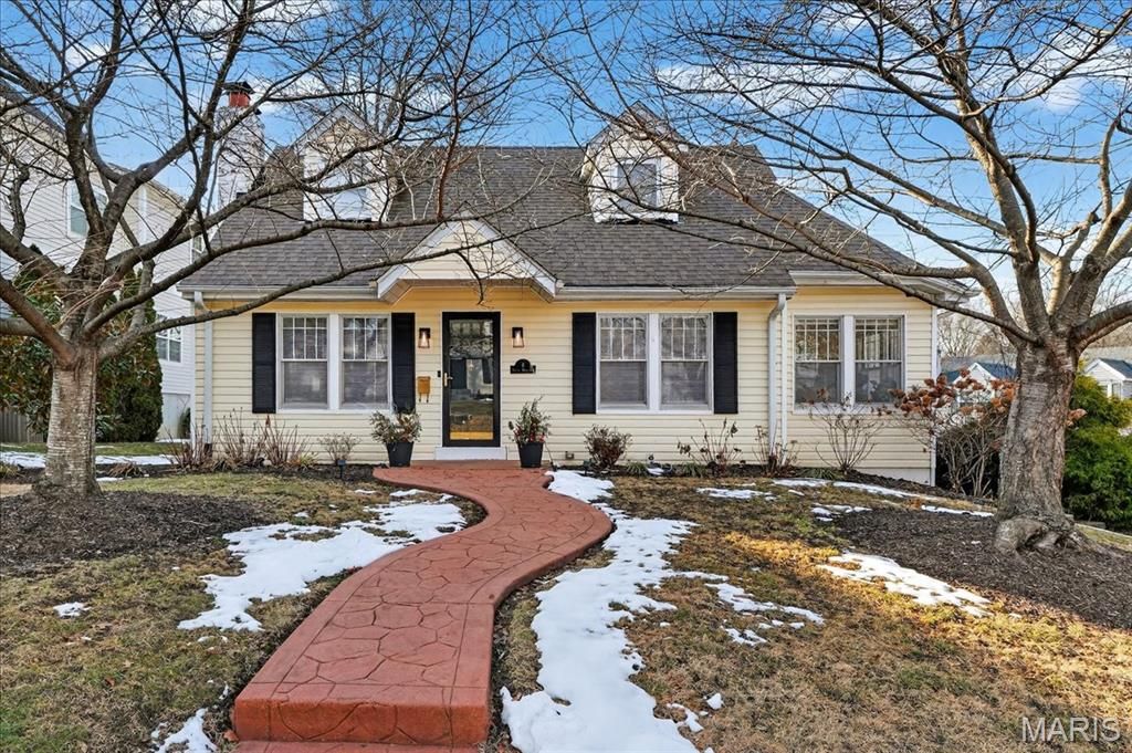 8 S Moreland Avenue, St Louis, MO 63122