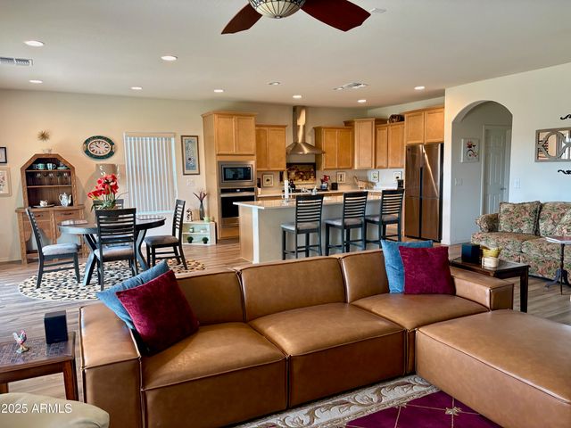 2525 N RIVERSIDE Drive, Florence, AZ 85132