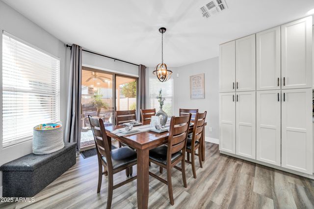 10617 W DALEY Lane, Peoria, AZ 85383