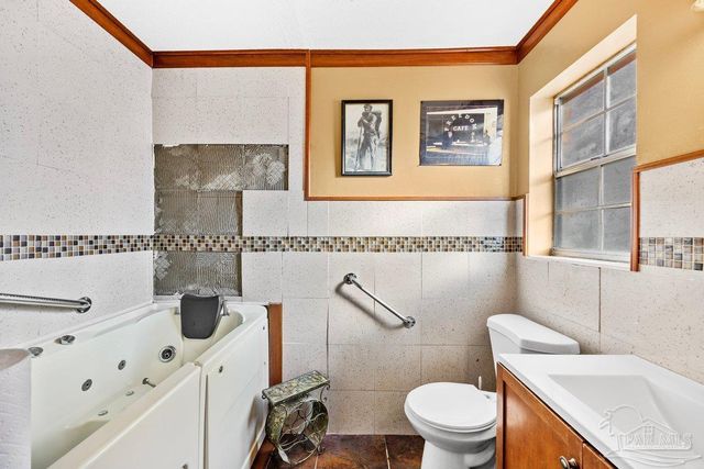 6002 Sarah Dr, Pensacola, FL 32503