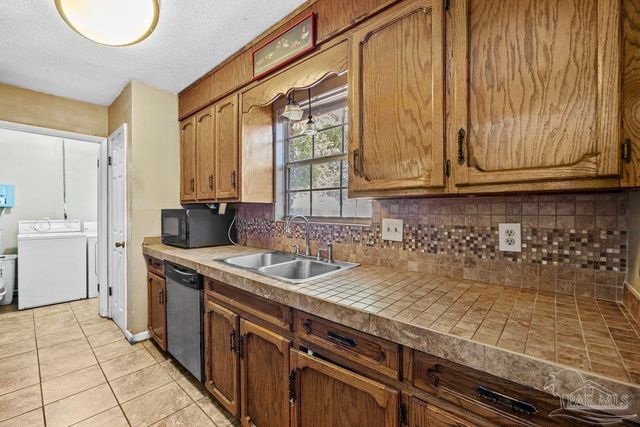 6002 Sarah Dr, Pensacola, FL 32503