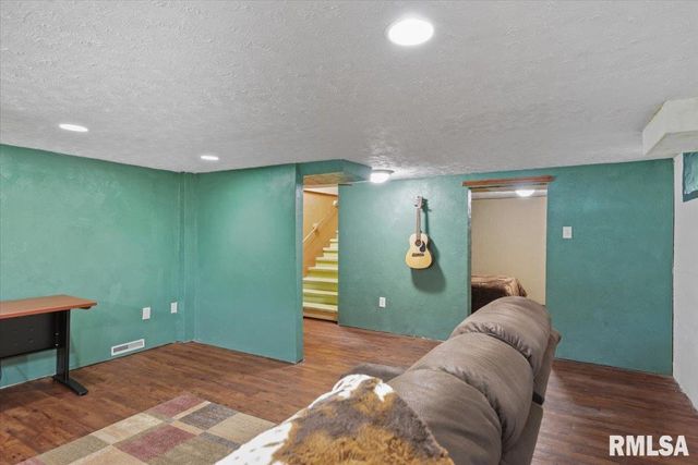 5 WESTWOOD Terrace, Springfield, IL 62702