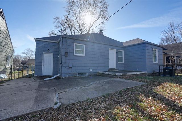 7202 Lydia Avenue, Kansas City, MO 64131