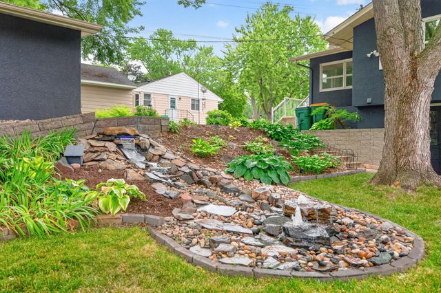 5221 Quebec Avenue N, New Hope, MN 55428