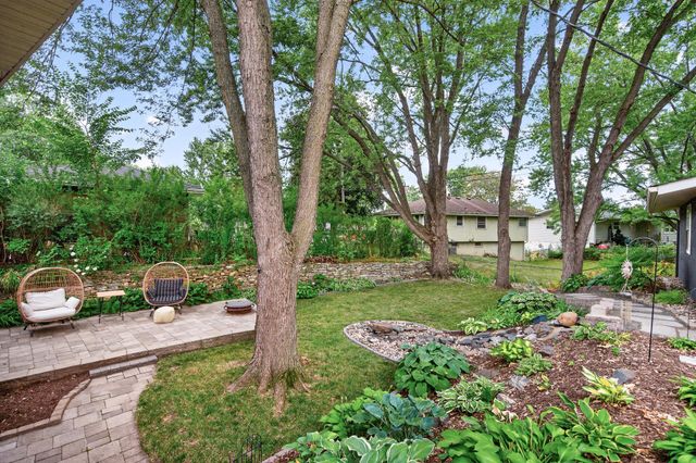 5221 Quebec Avenue N, New Hope, MN 55428