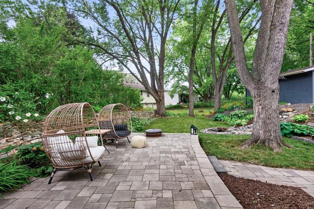 5221 Quebec Avenue N, New Hope, MN 55428