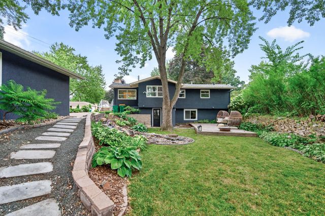 5221 Quebec Avenue N, New Hope, MN 55428