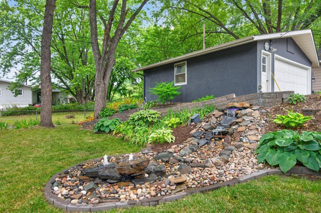 5221 Quebec Avenue N, New Hope, MN 55428