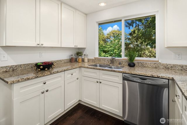 22706 NE 12th Place, Sammamish, WA 98074