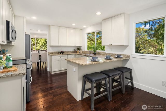 22706 NE 12th Place, Sammamish, WA 98074