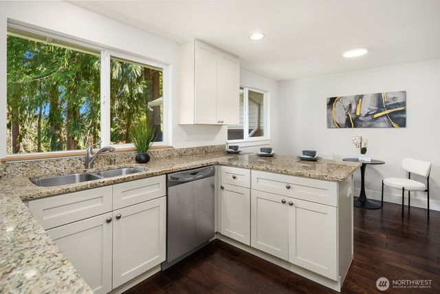 22706 NE 12th Place, Sammamish, WA 98074