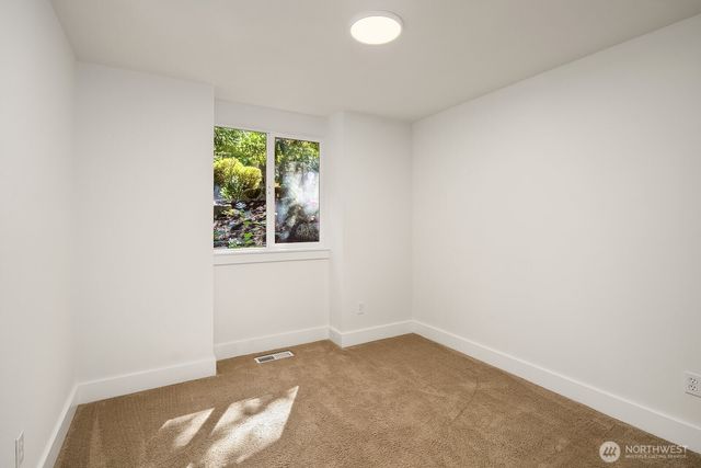 22706 NE 12th Place, Sammamish, WA 98074