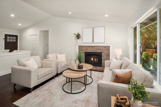 22706 NE 12th Place, Sammamish, WA 98074