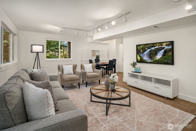 22706 NE 12th Place, Sammamish, WA 98074