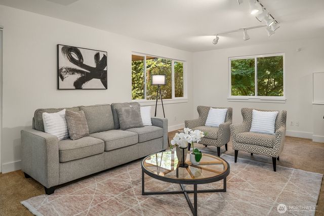 22706 NE 12th Place, Sammamish, WA 98074