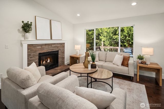 22706 NE 12th Place, Sammamish, WA 98074