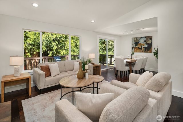 22706 NE 12th Place, Sammamish, WA 98074