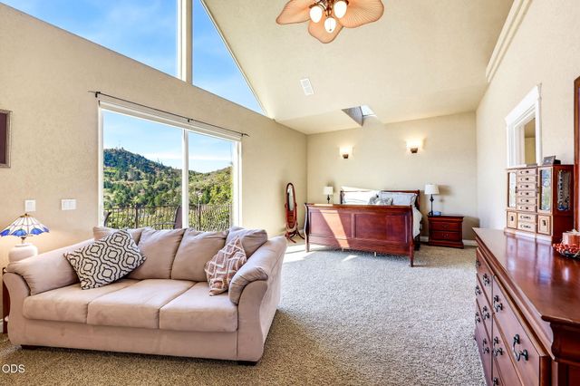1076 NW Starlite Place, Grants Pass, OR 97526