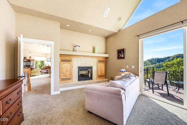1076 NW Starlite Place, Grants Pass, OR 97526