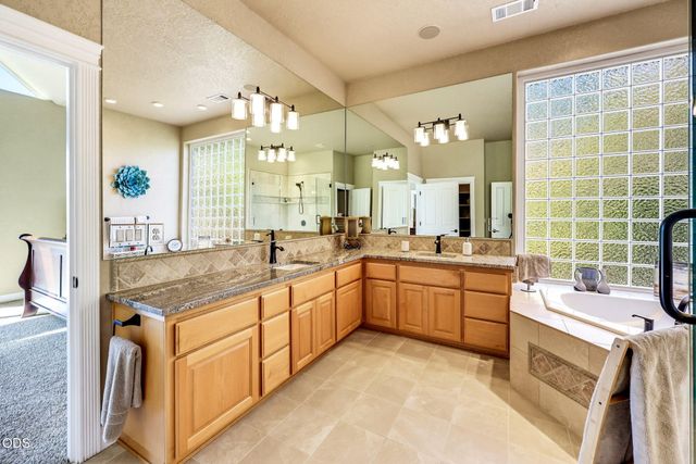 1076 NW Starlite Place, Grants Pass, OR 97526
