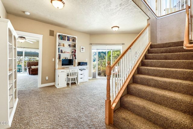 1076 NW Starlite Place, Grants Pass, OR 97526