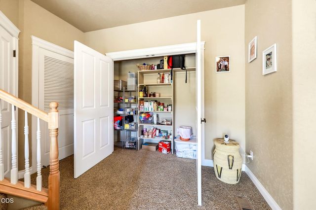1076 NW Starlite Place, Grants Pass, OR 97526