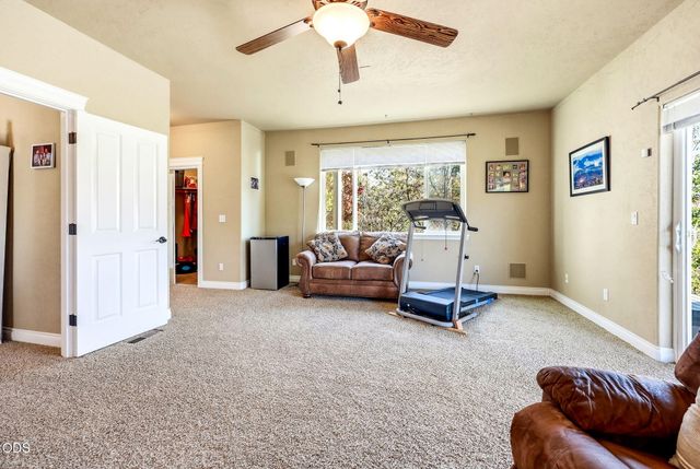 1076 NW Starlite Place, Grants Pass, OR 97526