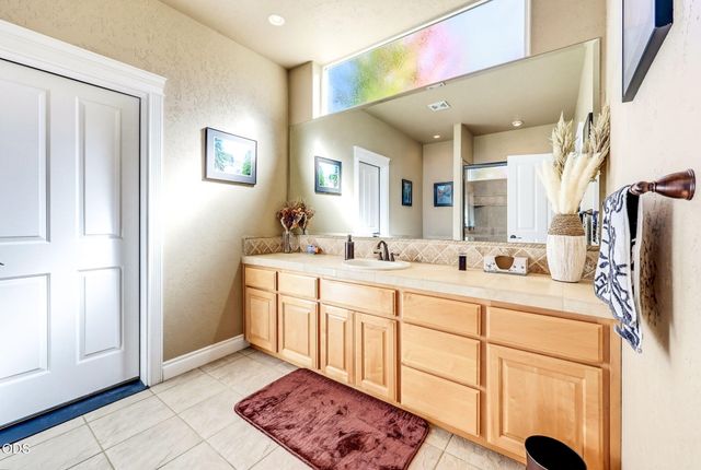 1076 NW Starlite Place, Grants Pass, OR 97526