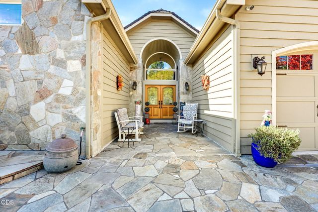 1076 NW Starlite Place, Grants Pass, OR 97526